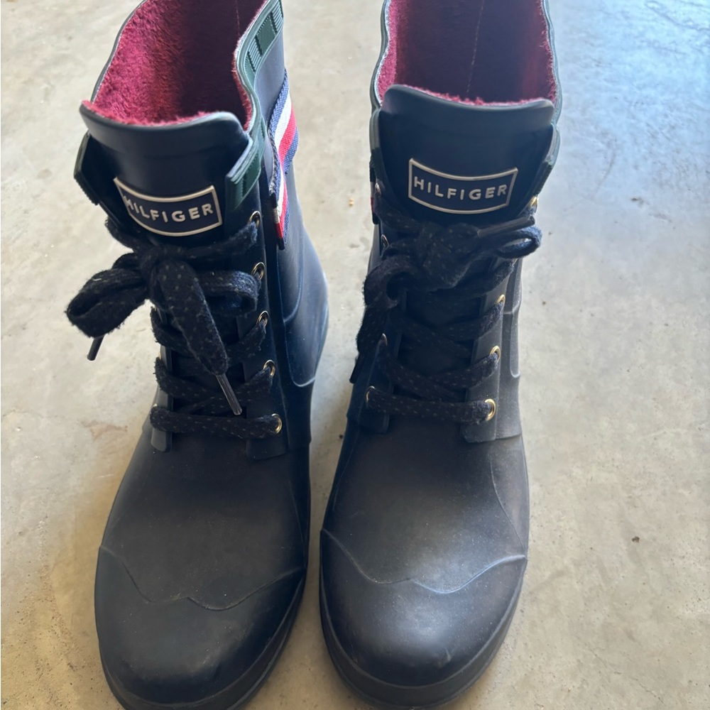 Tommy Hilfiger women’s size 10 rain boots